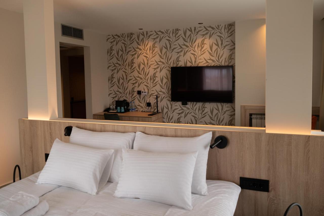 Hotel Gracian Sremska Mitrovica Exteriér fotografie