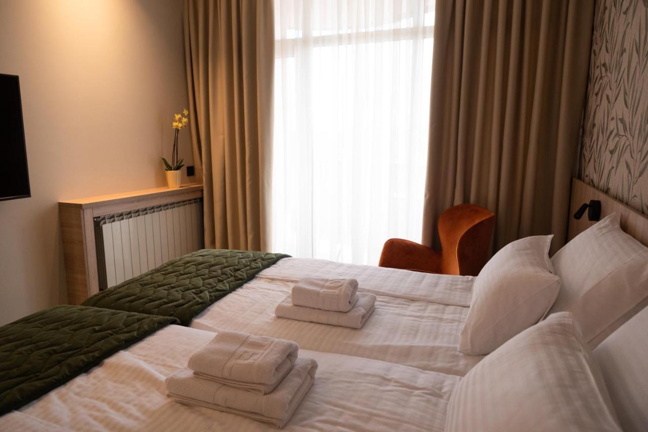 Hotel Gracian Sremska Mitrovica Exteriér fotografie